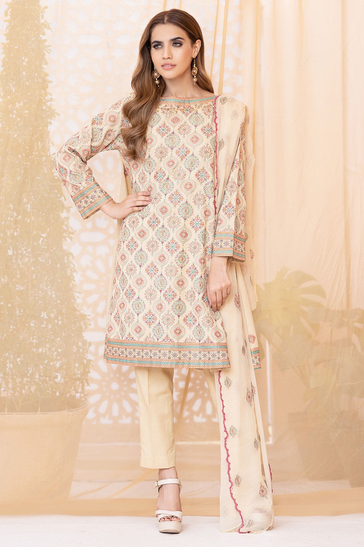 Dyed & Embroidered 3pc suit